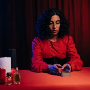 Personalized Tarot Reading: 8 Future Psychic Predictions
