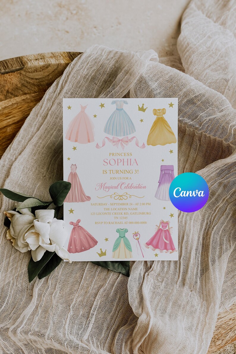 K&ouml;nnte beinhalten: Eine Geburtstagseinladung mit Prinzessinnen-Thema, die Aquarellillustrationen von Kleidern in Rosa, Blau und Gelb zeigt. Die Einladung enth&auml;lt den Text "Princess Sophia is turning 3!" und Veranstaltungsdetails.