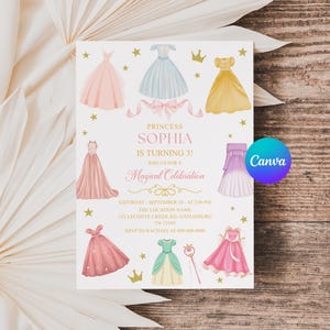 K&ouml;nnte beinhalten: Eine Einladungskarte zum Thema Prinzessin mit Aquarellillustrationen von Prinzessinnenkleidern in Rosa, Blau und Gelb. Die Karte enth&auml;lt den Text "Prinzessin Sophia wird 3!" und ist mit goldenen Sternen und einer Krone verziert.