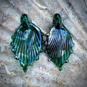 Green pendant leaf pair