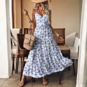 Gebloemde maxi-jurk zonder rug: lichtgewicht katoen-polyestermix, verstelbare bandjes