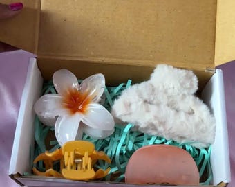 Blommig klospänne, hårspänne, dekorativa håraccessoarer – presentpaket för självvård