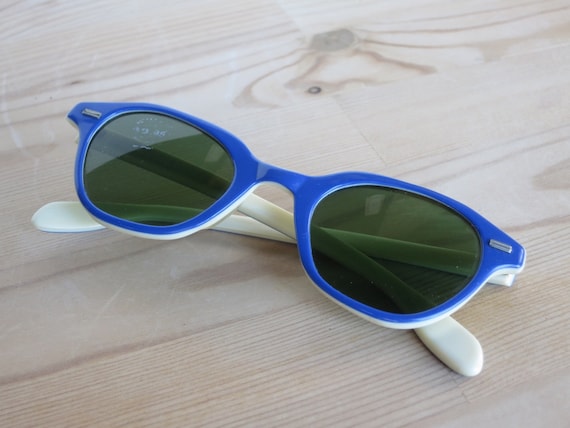 Vintage Willson Sunglasses, 1950s Blue and White … - image 1