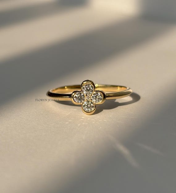 デイジーフラワーの結婚指輪、ラウンドカットのラボグロウン 