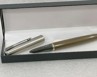 Vintage Parker 21 Brown Fountain Pen, Chrome Cap & Clip, Original USA - VP436