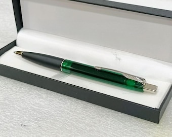 Pluma Parker Frontier NOS, cuerpo verde translúcido y detalles cromados, sin usar - VP640