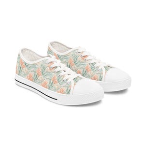 Lage sneakers voor dames met perzik-, koraal- en varenpatroon | Botanische strandprint