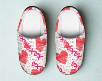 Pantuflas con corazones rojos y estampado de amor para mujer y hombre