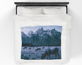 Wild Elk in Mountain Valley Blanket | Scenic Nature Lodge Throw