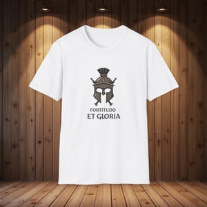 Camiseta Gladiador, Fortitudo et Gloria, Camiseta gráfica con casco espartano