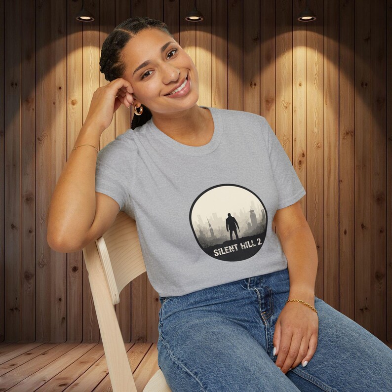 T-shirt Silent Hill 2, emblème d'horreur minimaliste, conception de silhouette de brouillard, t-shirt de jeu image 10