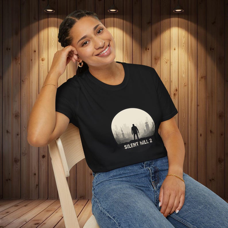 T-shirt Silent Hill 2, emblème d'horreur minimaliste, conception de silhouette de brouillard, t-shirt de jeu image 11