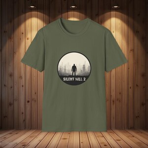 T-shirt Silent Hill 2, emblème d'horreur minimaliste, conception de silhouette de brouillard, t-shirt de jeu image 4
