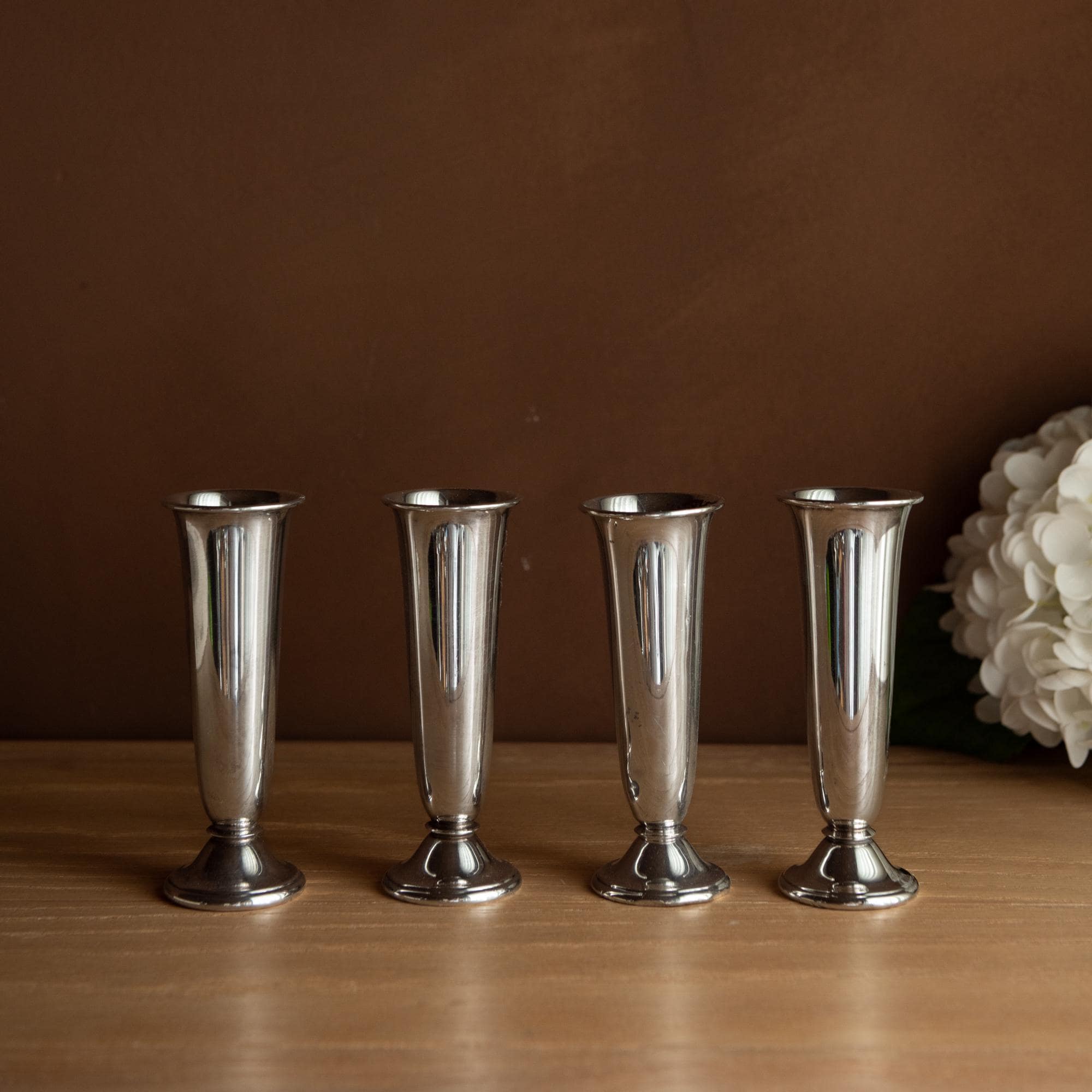 銀？　アンティーク　花瓶 海外製　一輪挿し　ヴィンテージ Silver plated vase - Etsy 日本