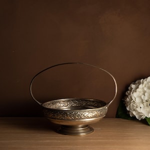 Art Nouveau verzilverde mand · Fruitschaal met handvat · Kom op voetstuk