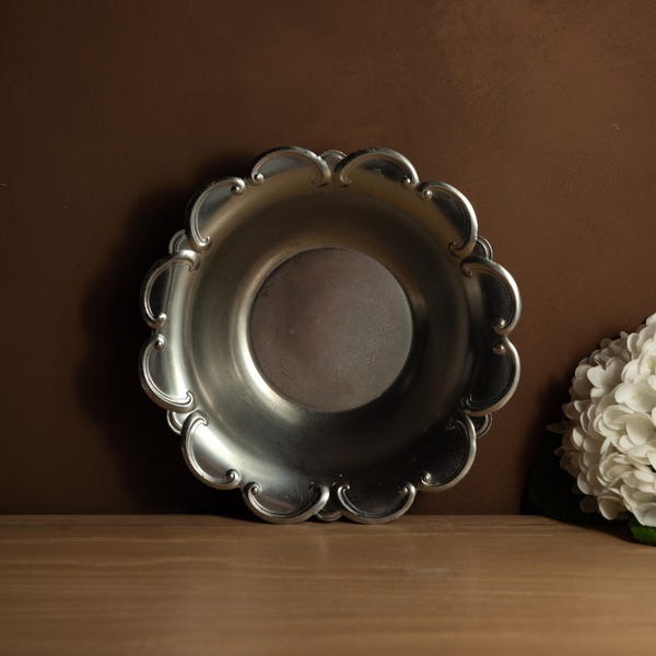 Vintage METAWA “Oud Tin” Bowl · Scalloped Pewter Dish · Dutch Mid-Century Metalware
