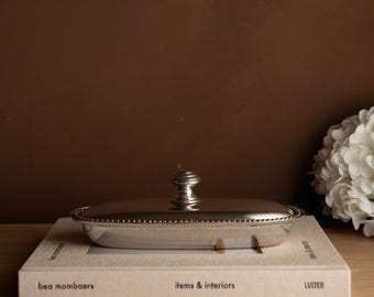 Vintage verzilverde serveerschaal, ovaal botervlootje met kralenrand, servies uit het midden van de eeuw