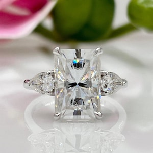 Radiant Cut Three Stone Ring, 3.0 CT Radiant Cut Diamond Engagement Ring, Side Pear Cut Unique Proposal Ring, Anniversary Ring, Gift for Her