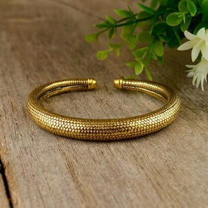 Textured Brass Cuff Bracelet – Handmade Gold Tone Open Bangle, Adjustable Unisex Boho Jewelry Gift