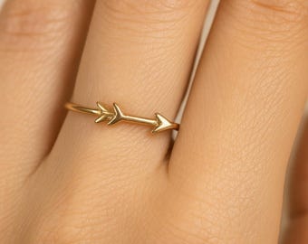 Minimalist Gold Arrow Ring – Dainty Adjustable Arrow Band, Promise Ring for Women, Simple Boho Jewelry Gift, Everyday Wear Ring, Handmade