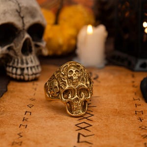 Bague tête de mort en or, bijoux motard gothiques, bague tendance punk rock, bande tête de mort unisexe en laiton, cadeau mode alternatif fait main pour homme et femme
