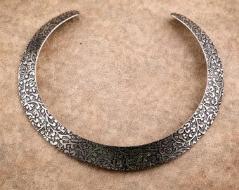 Handcrafted Silver Crescent Necklace with Floral Filigree | Statement Jewelry | Boho Chic Pendant for Women | Adjustable Silver Choker
