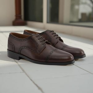 Herren Braun Leder Brogue Oxford Schuhe: Handgefertigte klassische Schuhe