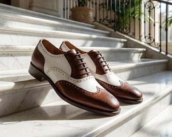 Handgemaakte tweekleurige leren oxfordschoenen voor heren – bruin-witte geklede schoenen met vleugeltip, klassieke formele trouwschoenen