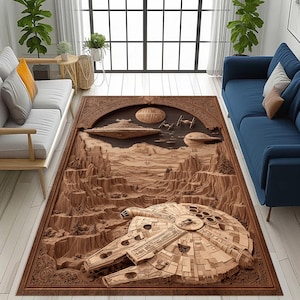 Puede incluir: Una alfombra rectangular marrón con un diseño detallado de Star Wars. La alfombra presenta el Halcón Milenario, un Destructor Estelar y otras naves espaciales, sobre un paisaje montañoso. El diseño está tallado en la alfombra, creando un efecto 3D.