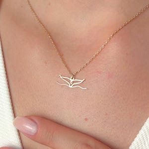 Gold Whale Tail Necklace – Ocean-Inspired Minimalist Pendant, Marine Life Jewelry Gift for Her, Sea Lover Nautical Charm Necklace