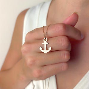 Gold Anchor Necklace – Nautical Pendant Jewelry, Sailing Gift for Her, Minimalist Maritime Jewelry, Ocean Lover’s Anchor Charm