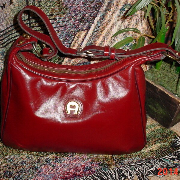 1970's Vintage Leather Etienne Aigner Ladies Handbag Purse