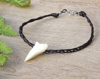 Braided Leather Dark Bracelet – Roe Deer Hoof Bone Bangle