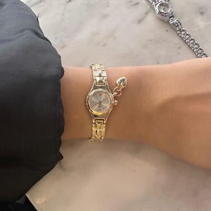 Gold Bracelet Watch for Women –Elegant Wristwatch with Teardrop Charm –Feminine Vintage Style Jewelry-Inspired Timepiece – Gift Idea for Her