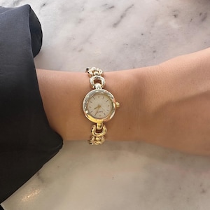 Gold Bracelet Watch for Women – Elegant Vintage Style Quartz Wristwatch – Gift for Her
