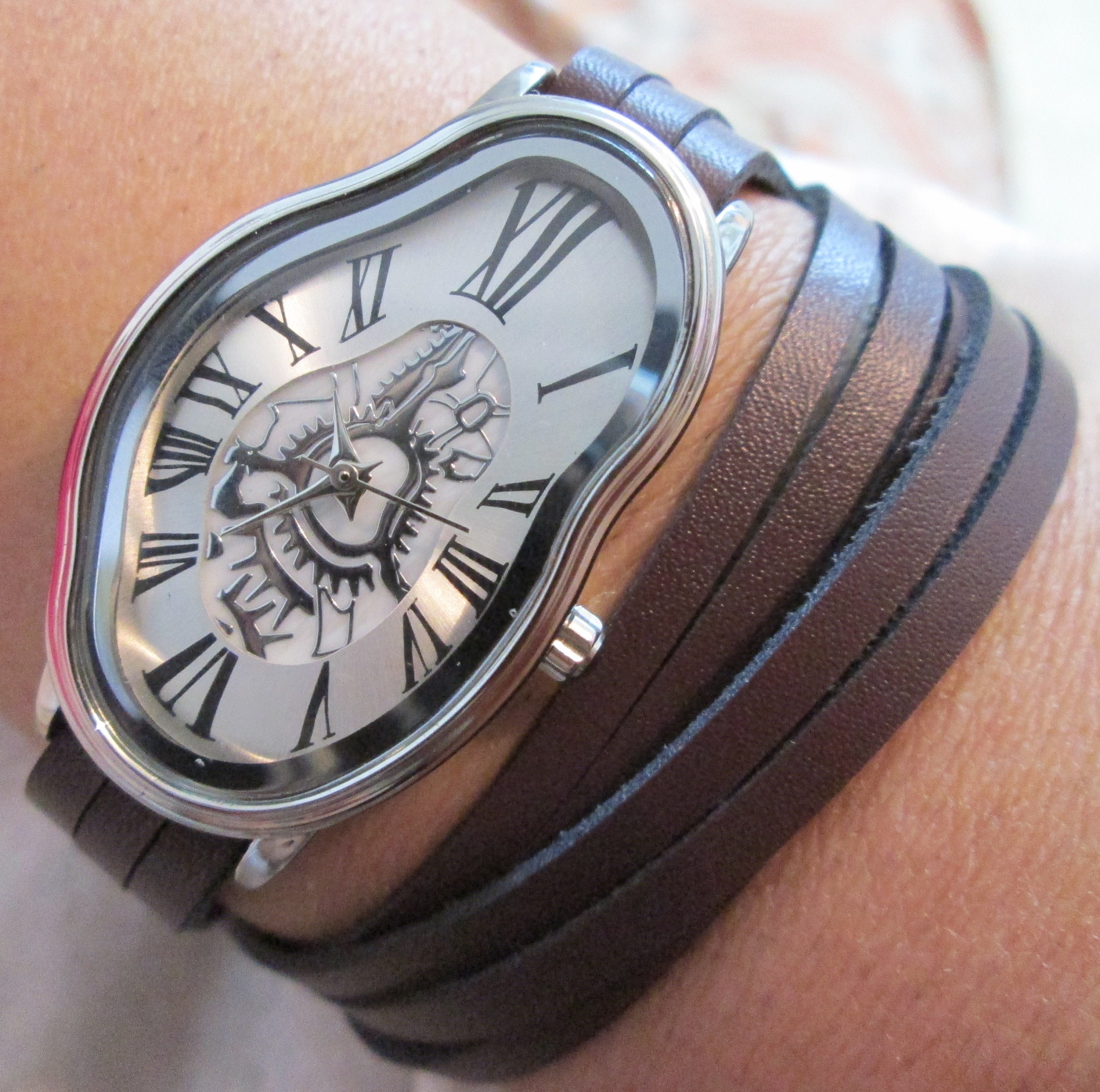 シルバー サルバドール ダリ インスパイア ブラウン レザー ラップ