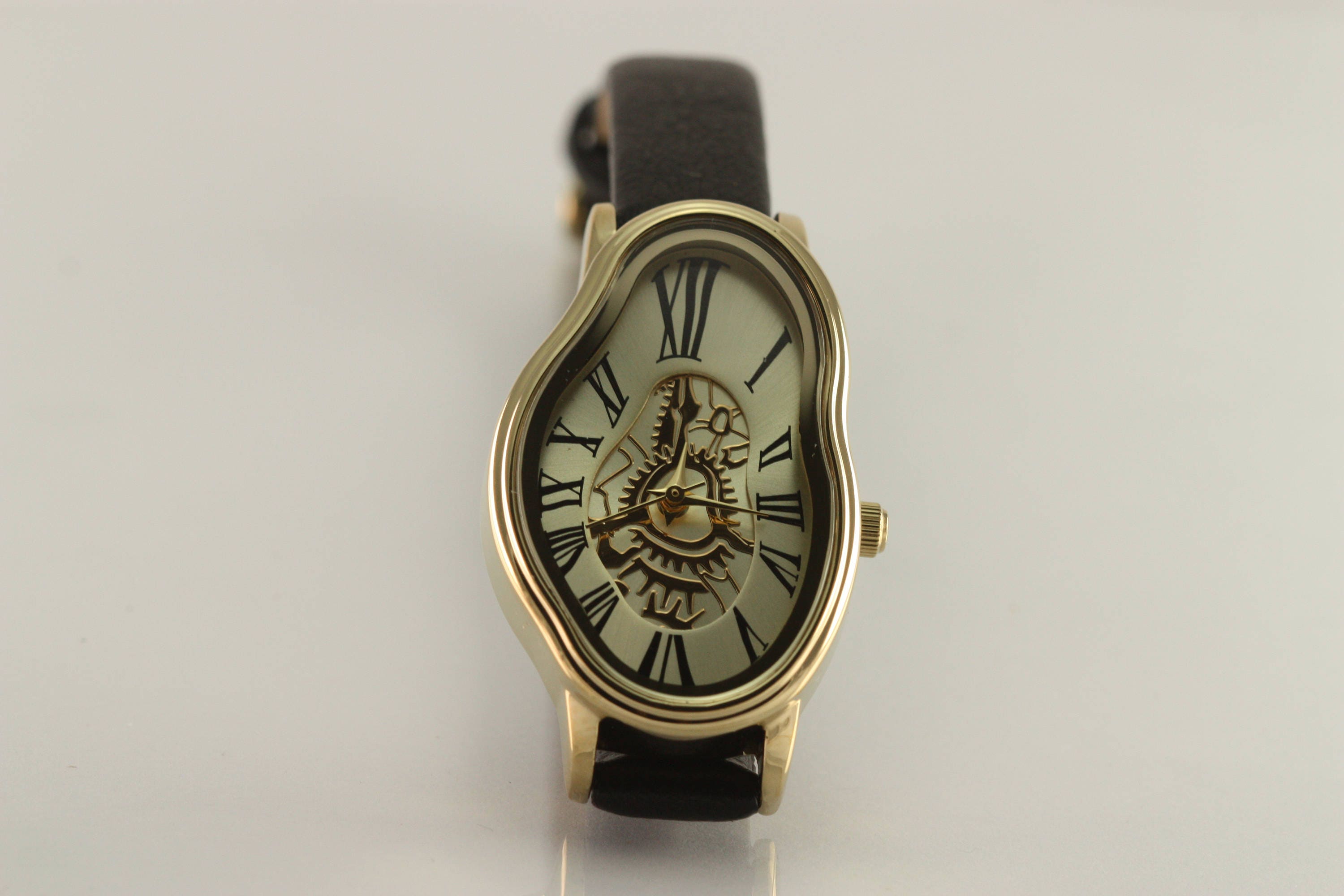 サルバドールダリ腕時計 レディース シルバー　ブレスレットウォッチ 稼働 超美品 Salvador Dali 時の翼 レディース腕時計 ダリ 時計