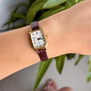 Vintage style  Women’s Watch – Gold Rectangle Face, Brown Faux Leather Strap, Minimalist Quartz