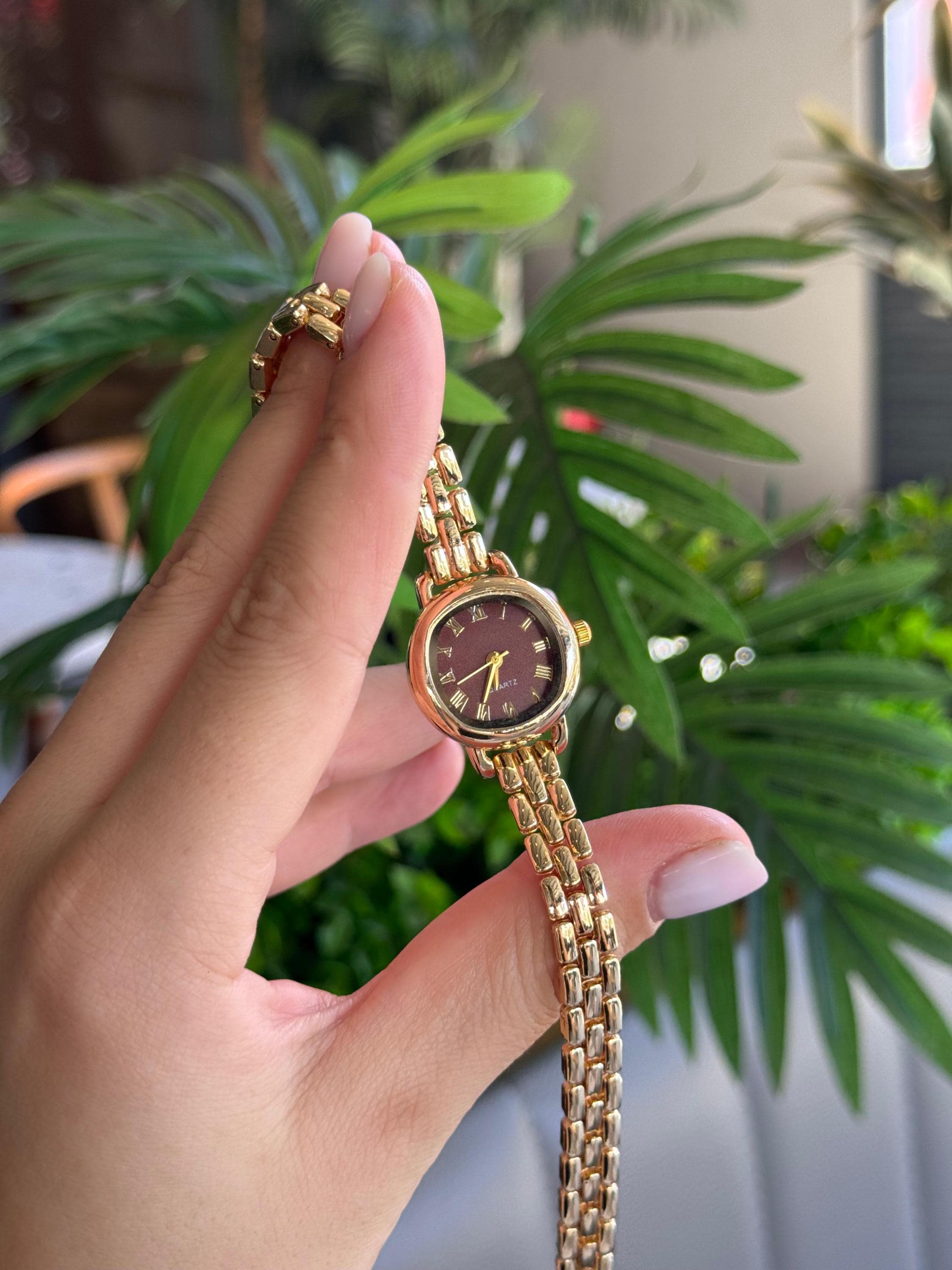 Gold Tone Women display picture 2
