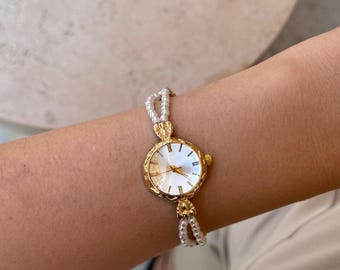 Vintage Timex Ladies Gold Tone Mechanical Watch – 16.2mm  display picture 3