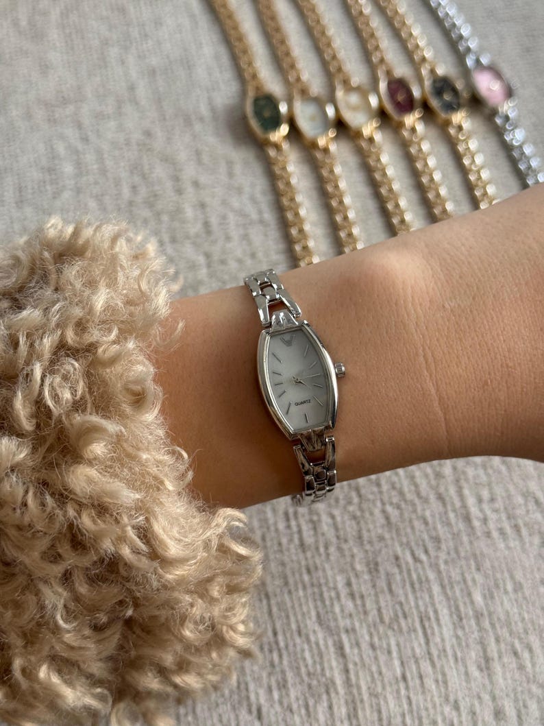 Women’s Bracelet Watch Gold Silver, Minimalist Watch, Gift for Her, Everyday Quartz silver-white
