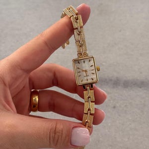 Gold Rectangle Women Watch–Minimalist Retro Bracelet Watch  Dainty Small Face Quartz –Elegant Gift for Her – Classic Style, Bestfriend gift