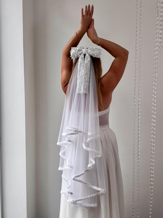 Unique White Bridal Veil and Bow With 3D Roses & Pearls  display picture 2