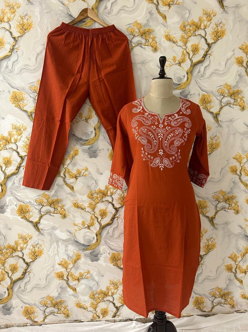 Raka kurtabyxor och dupatta i bomull med flexibla broderier för kvinnor, elegant och redo att bäras, indisk kostym bild 6