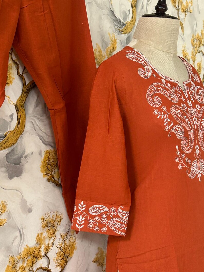 Raka kurtabyxor och dupatta i bomull med flexibla broderier för kvinnor, elegant och redo att bäras, indisk kostym bild 10