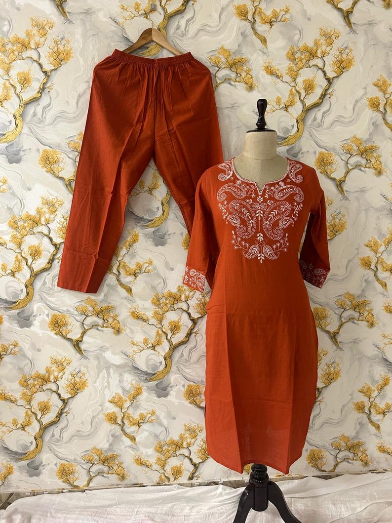 Raka kurtabyxor och dupatta i bomull med flexibla broderier för kvinnor, elegant och redo att bäras, indisk kostym bild 8