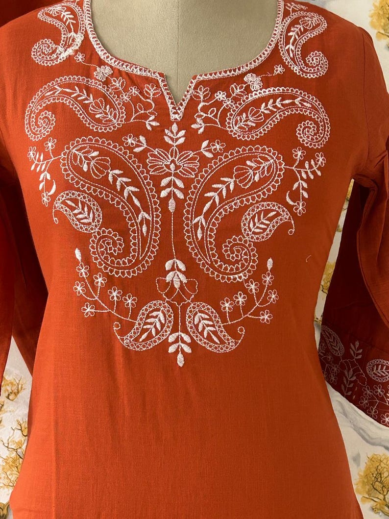 Raka kurtabyxor och dupatta i bomull med flexibla broderier för kvinnor, elegant och redo att bäras, indisk kostym bild 9