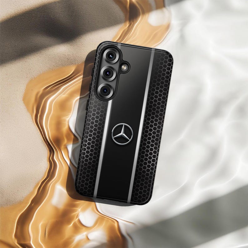 Funda de lujo para teléfono inspirada en Mercedes: cubierta negra estilo panal de abeja para iPhone, Samsung y Pixel. imagen 9