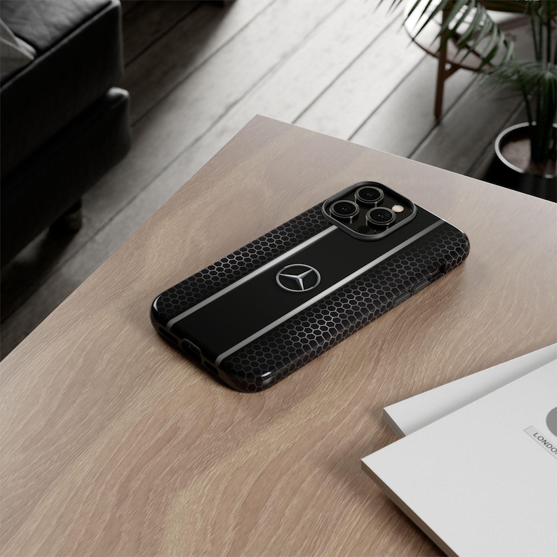 Funda de lujo para teléfono inspirada en Mercedes: cubierta negra estilo panal de abeja para iPhone, Samsung y Pixel. imagen 10
