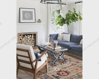Handgeknüpfter moderner Oushak-Teppich in Hellgrau mit mehrfarbigen Stammesmotiven - Luxuriöses Statement-Stück aus 100% Wolle in der Größe 29x39